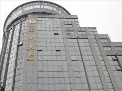 金洲大廈中央空調(diào)維護保養(yǎng)，主機大修